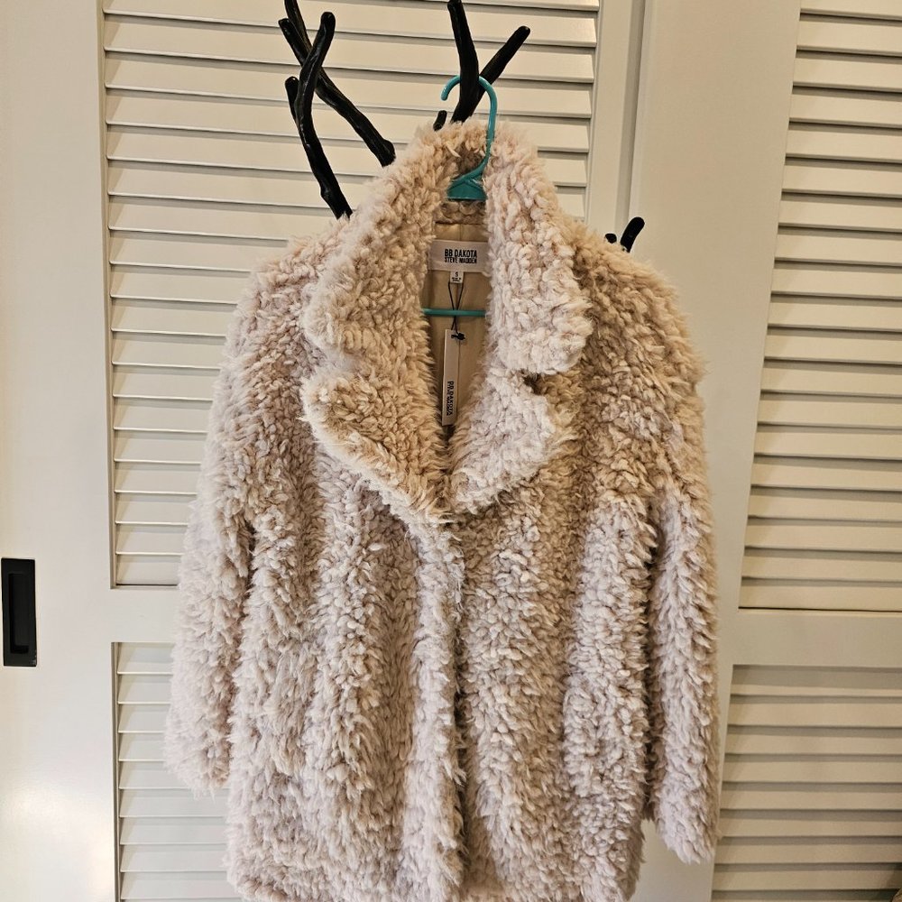 BB Dakota Shaggy Faux Fur Coat Oatmeal Cream New w/ Tags